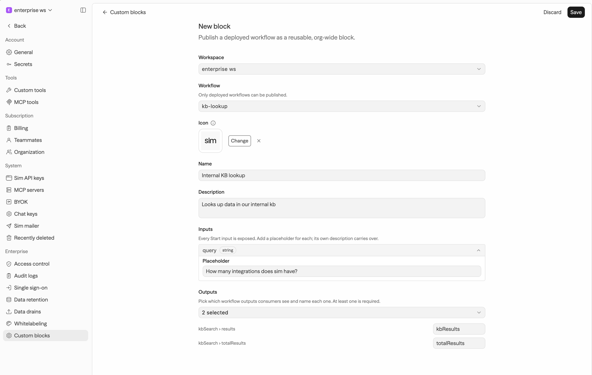 Formulário Create block preenchido: seletores de Workspace e Workflow, um ícone enviado, campos Name e Description, uma entrada expandida com placeholder e duas saídas selecionadas, cada uma com um nome